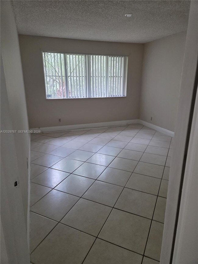 Foto del edificio - 9901 Westview Dr