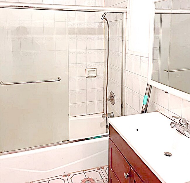 Foto del edificio - 452 Burrows St