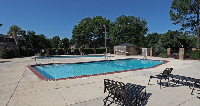Building Photo - 1st Floor One bedroom One Bathroom with Wa...