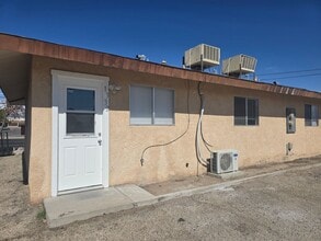 Building Photo - 1332 N Norma St