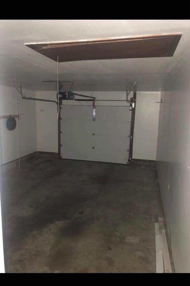 Building Photo - 702 S Taylor St