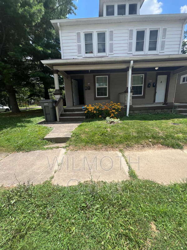 Foto principal - 3123 E Michigan St