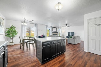 Building Photo - 2386 Meadow Bend Dr