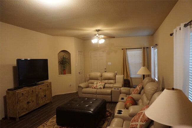Foto del edificio - 22007 Silverfield Park Ln