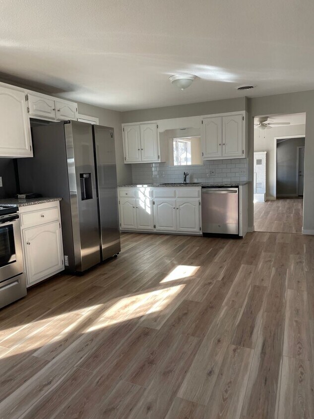 Foto principal - 217 W 42nd St