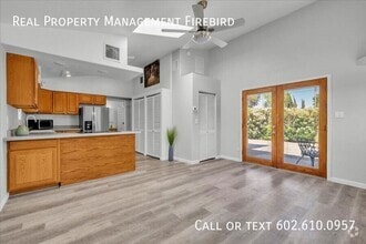 Building Photo - 548 E Palo Verde St