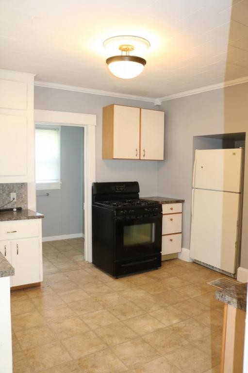 Building Photo - 3256 E University