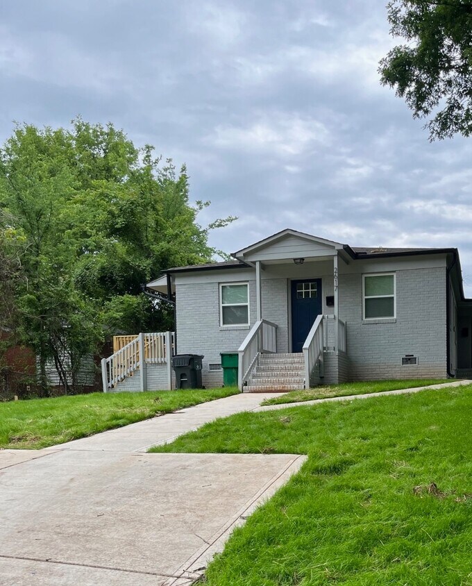 Primary Photo - 2617 Dundeen St