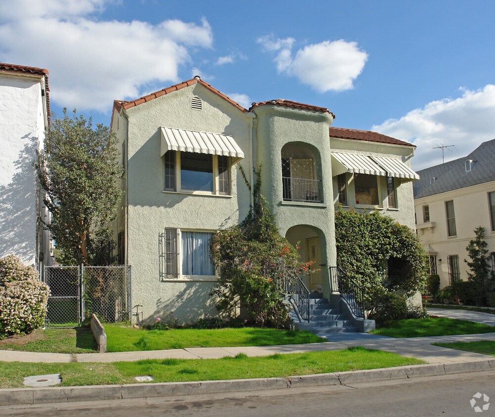 Foto del edificio - 438 N Sierra Bonita Ave