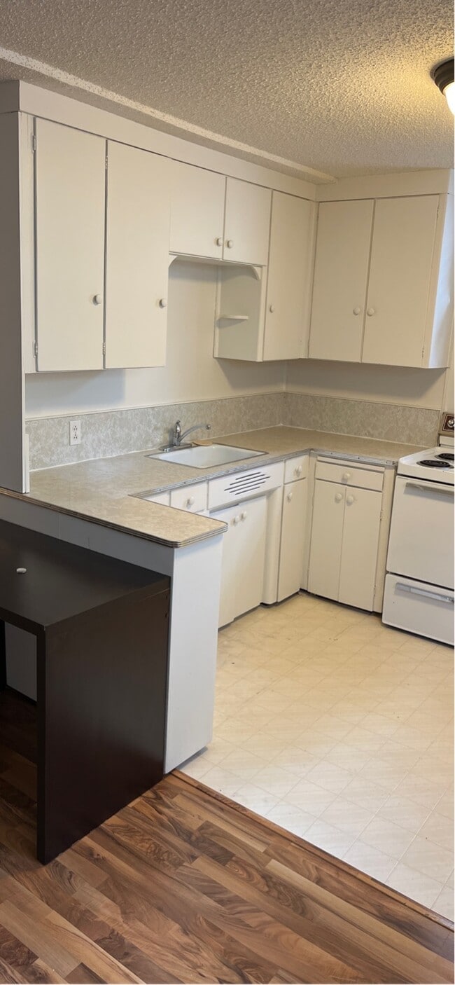 Photo du bâtiment - 732-731 1 St E