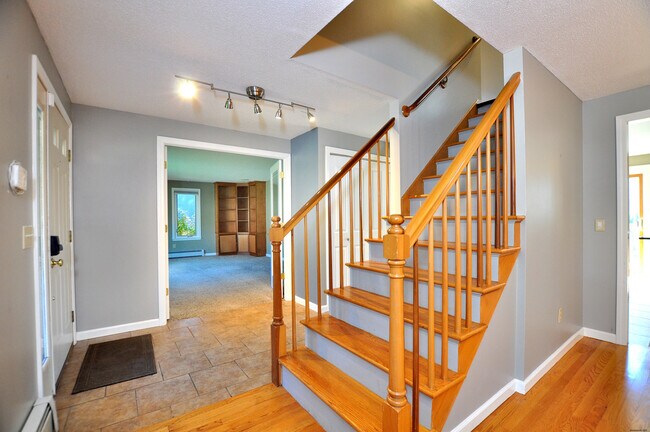 Building Photo - 16 Virginia Ln