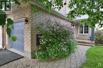 Building Photo - 39 Foxden Pl