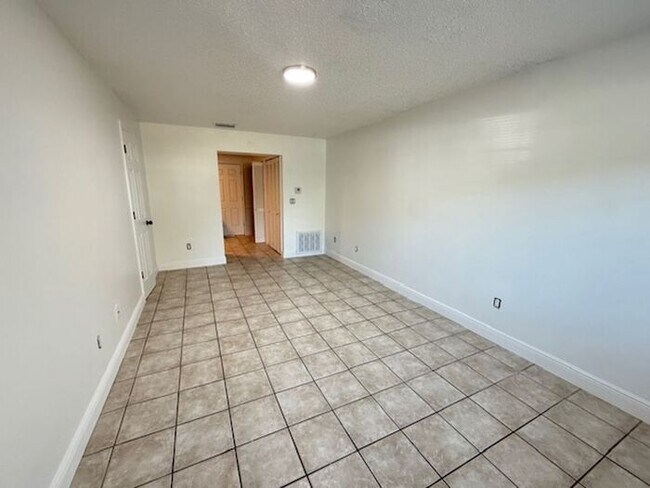 Foto del edificio - 2/1.5 Winter Springs Townhome with screen patio-MOVE IN SPECIAL: $200 OFF FIRST MONTH'S RENT