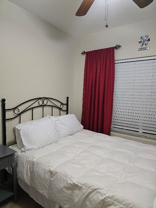 Foto del edificio - 1048 S Carriage Ave