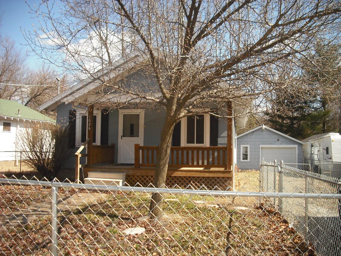 Front - 1026 S Crutcher Ave