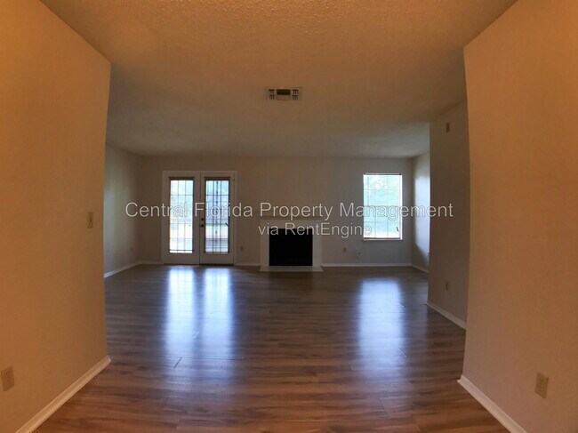 Building Photo - 2550 N Alafaya Trail