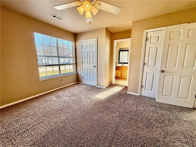 Foto del edificio - 29 Cheryl Cir