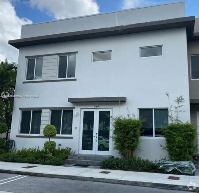 Building Photo - 10440 NW 67th St