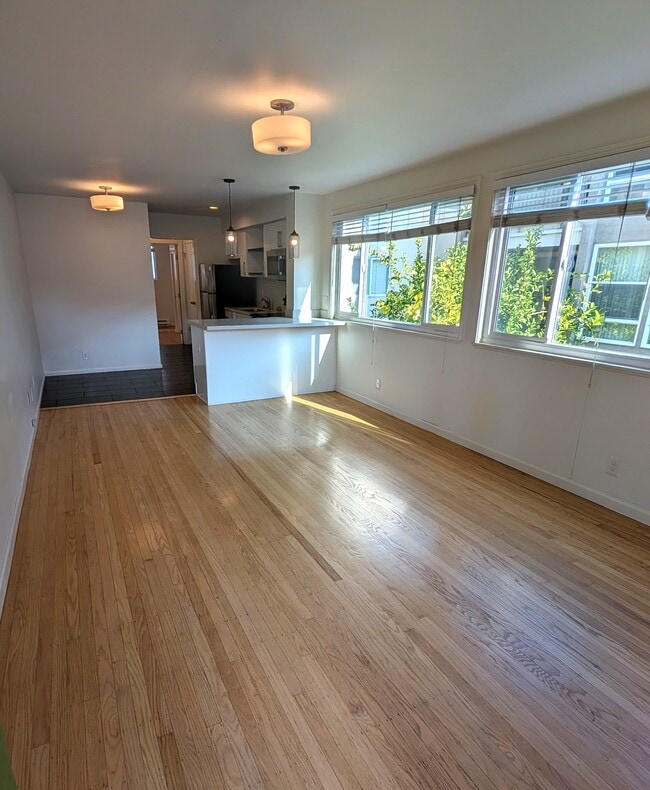 Building Photo - The Westlake