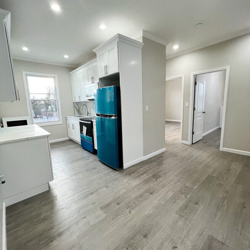 Foto principal - 1031 E 241st St