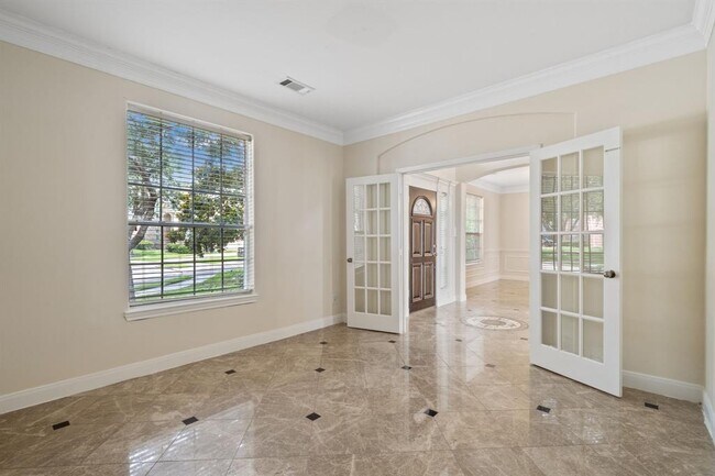 Building Photo - 6026 Briar Hill Ct