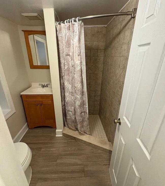 Building Photo - 2014 1st St NW