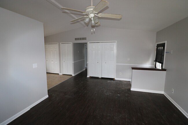 Building Photo - 14896 Alberta Ave