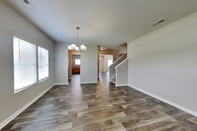 Foto del edificio - 807 Dantzler Court