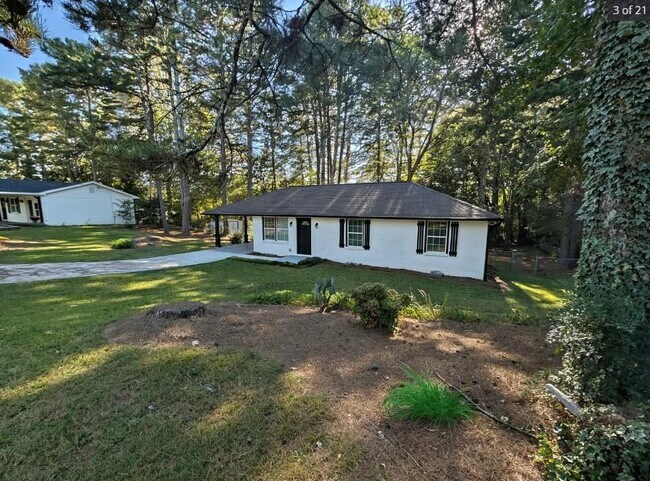 Building Photo - 537 Eastside Dr