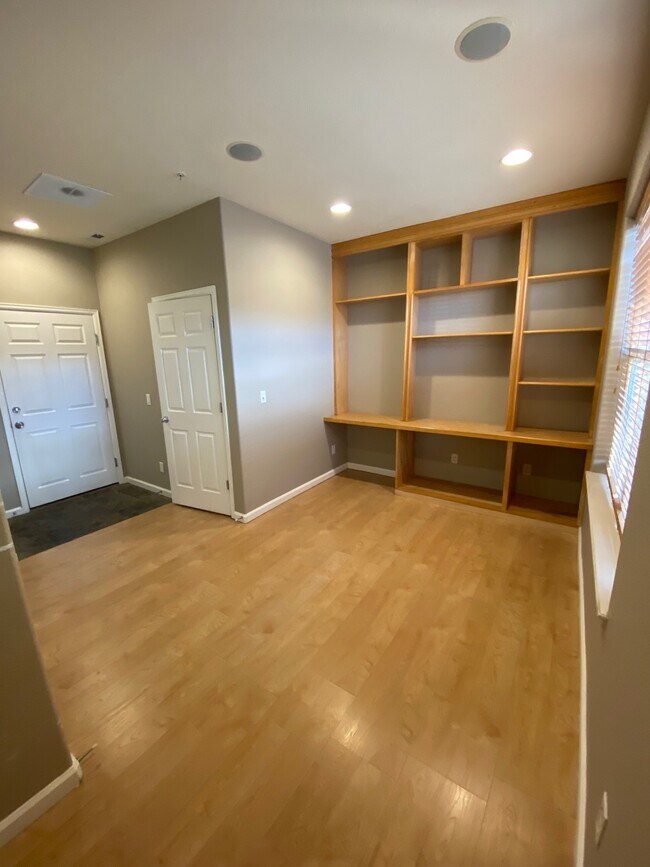 Foto del edificio - 817 S Weber St