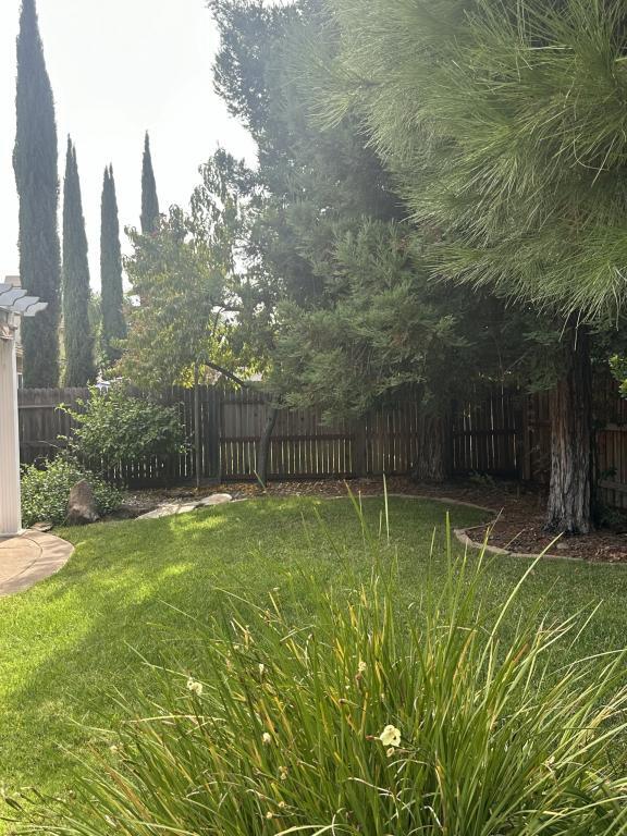 Foto del edificio - 2734 Ledgestone Ln