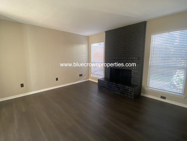 Building Photo - 2013 Via Miramonte