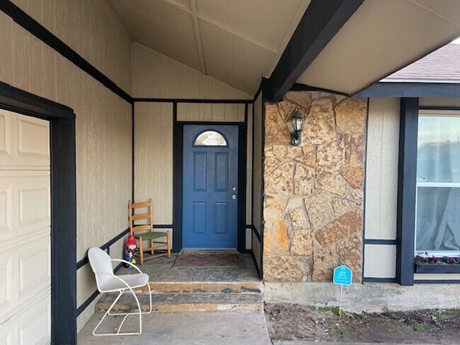 Photo - 5408 Embers Dr Apartment