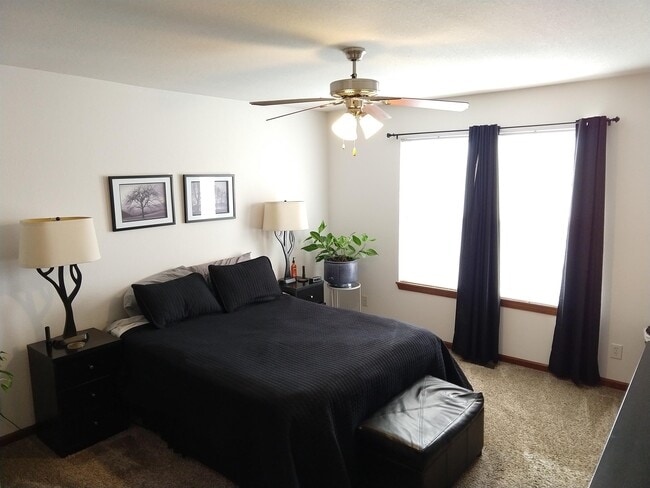 Building Photo - 625 N Wrigley Ln