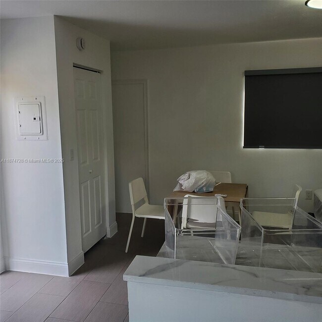 Foto del edificio - 326 NE 118th St
