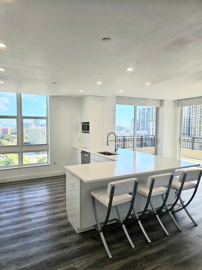 Foto del edificio - 550 Okeechobee Blvd