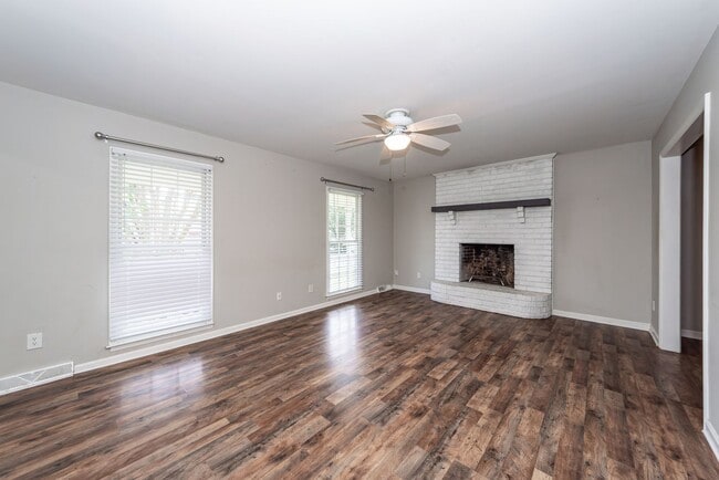 Building Photo - 4 Bedroom, 2.5 Bathroom Home in Tall Pines...