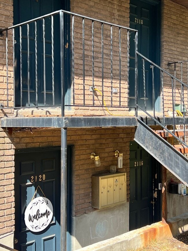 Building Photo - Great 2 bedroom 1 bathroom Provo Apartment