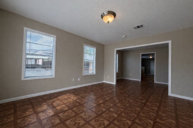 Foto del edificio - 3406 Milbrad St