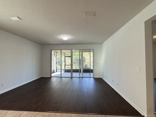 Foto del edificio - 2904 Laurel Springs Dr