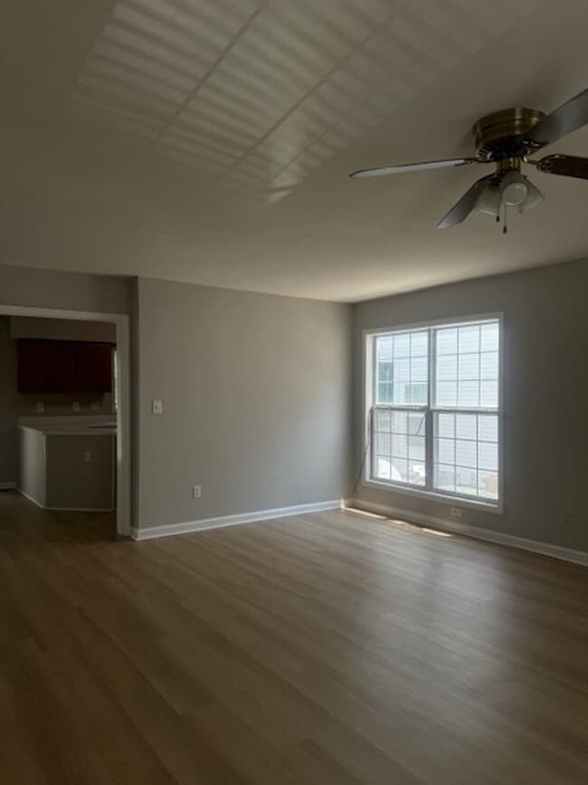 Building Photo - 205