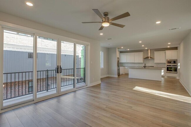 Building Photo - 1536 Cosette Dr