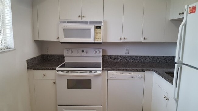 Foto del edificio - 8342 Bernwood Cove Loop