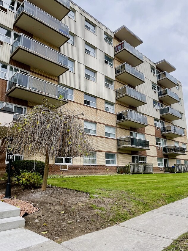 Primary Photo - Parkhill