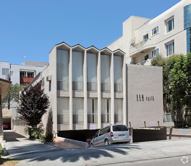 Building Photo - 113 N Gale Dr