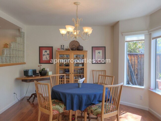Building Photo - 3 br, 2.5 bath House - 664 S Blackbrush Lane