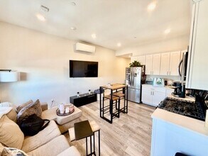 Building Photo - 5 Fremont St