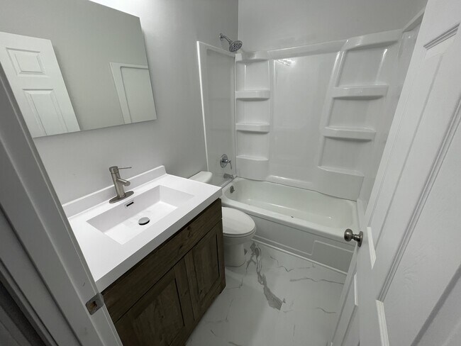 Foto del edificio - 218 W 28th St