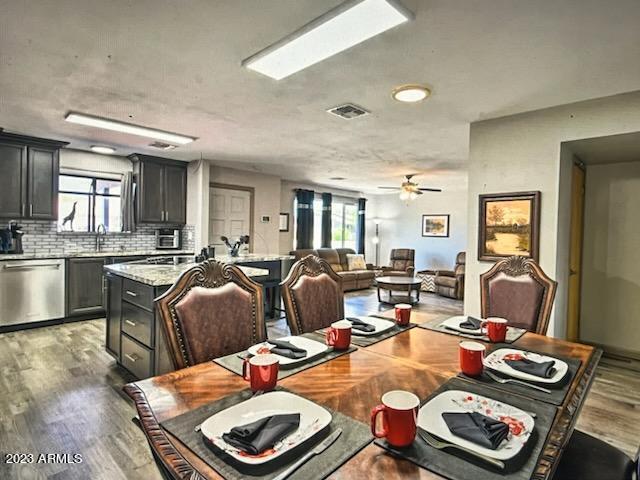 Foto del edificio - 4033 W Carol Ave