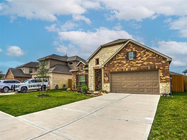 Building Photo - 3321 Explorer Dr